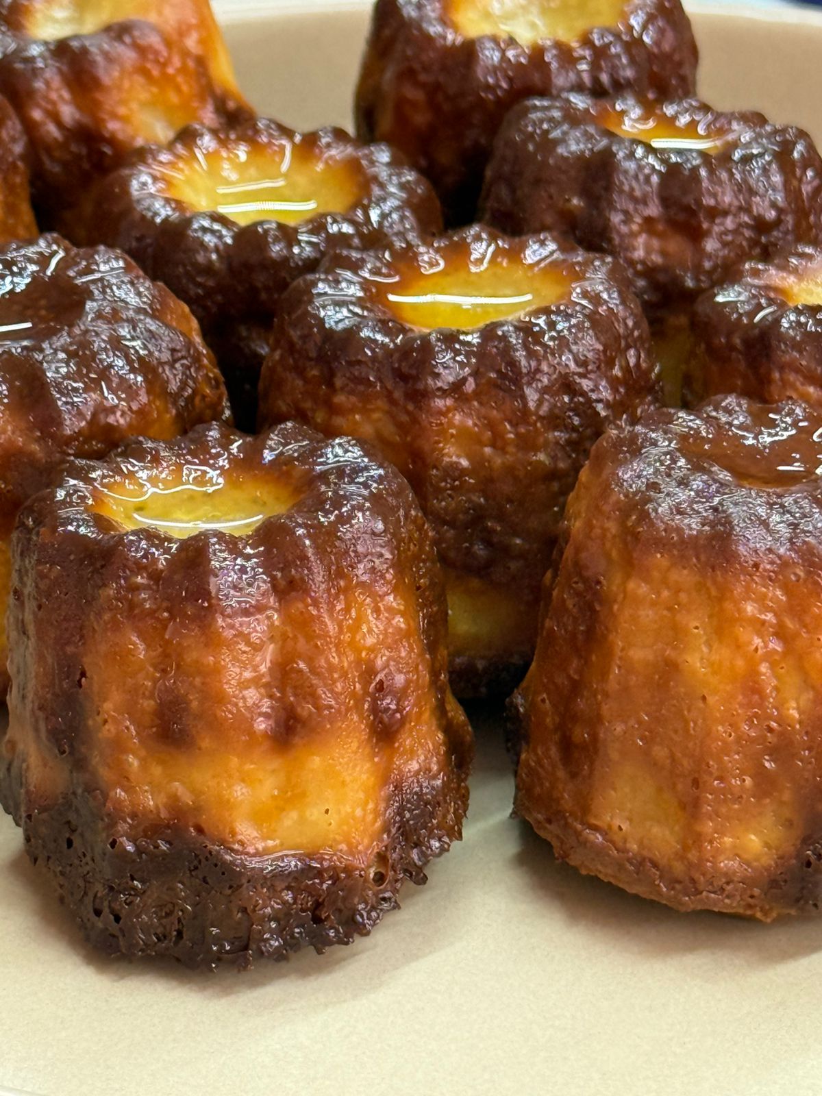 Detalle de la miga abierta de un pan de masa madre artesanal de Asbaje Bakehouse